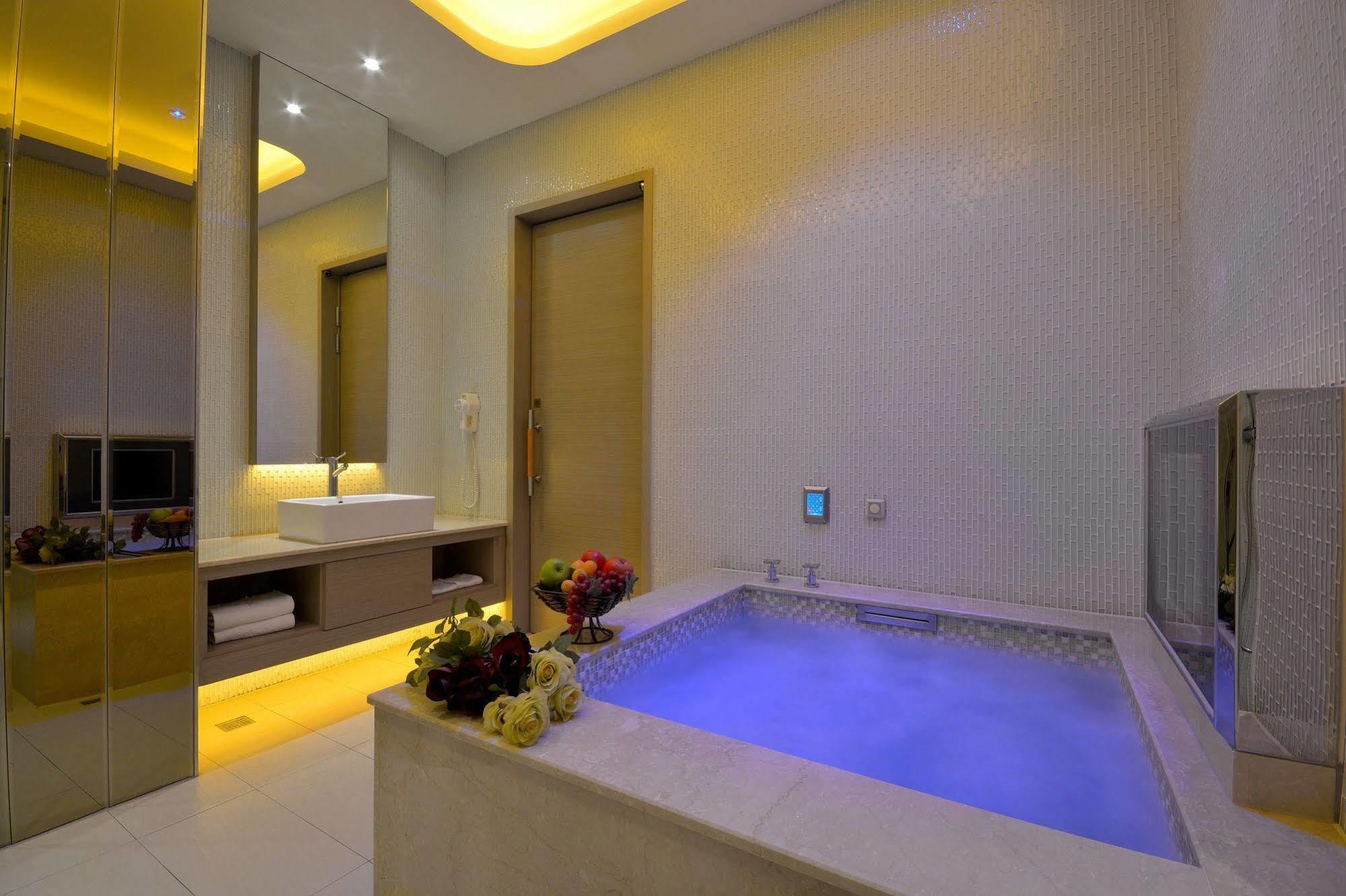 Hea Duenn Motel Taizhong Zewnętrze zdjęcie