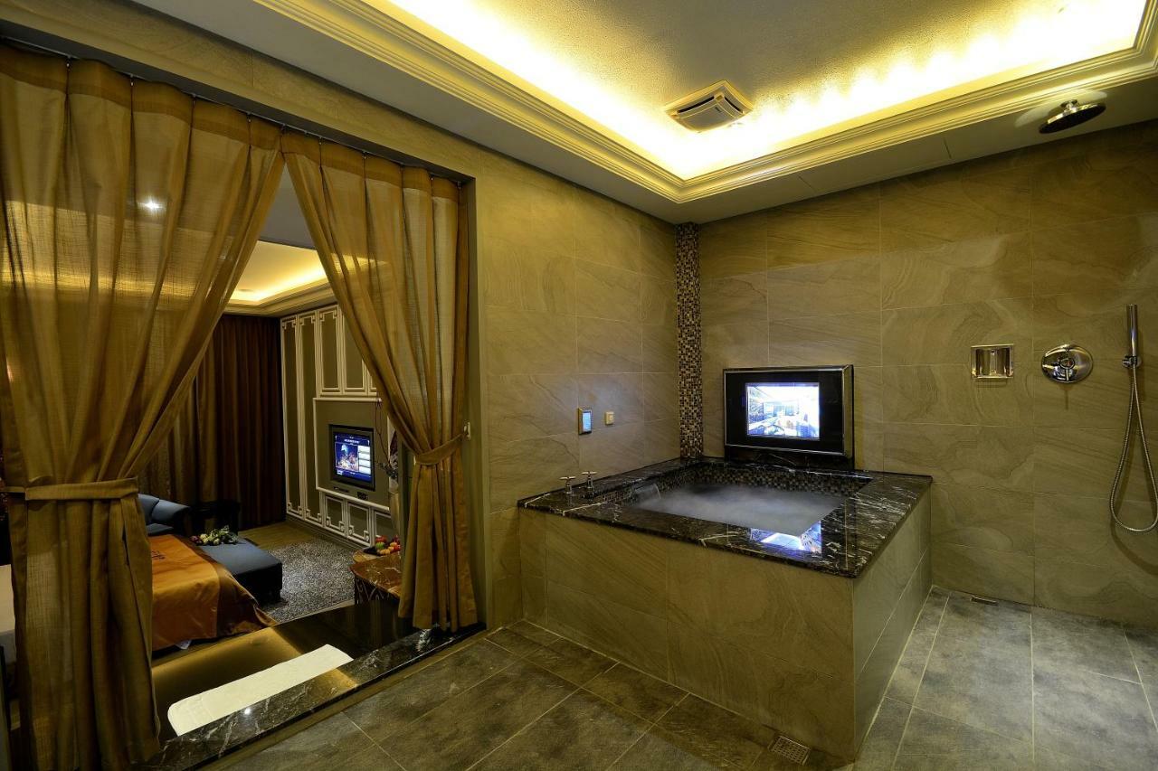 Hea Duenn Motel Taizhong Zewnętrze zdjęcie