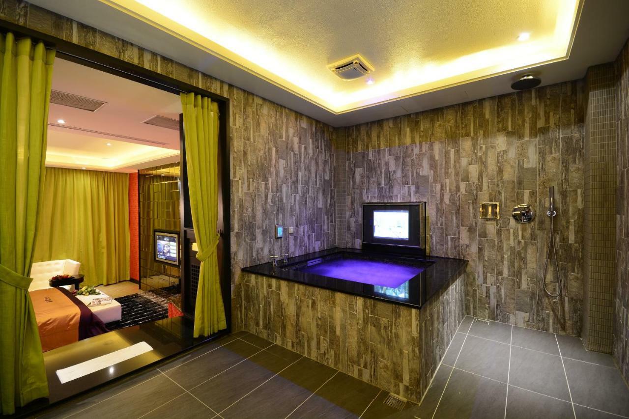 Hea Duenn Motel Taizhong Zewnętrze zdjęcie